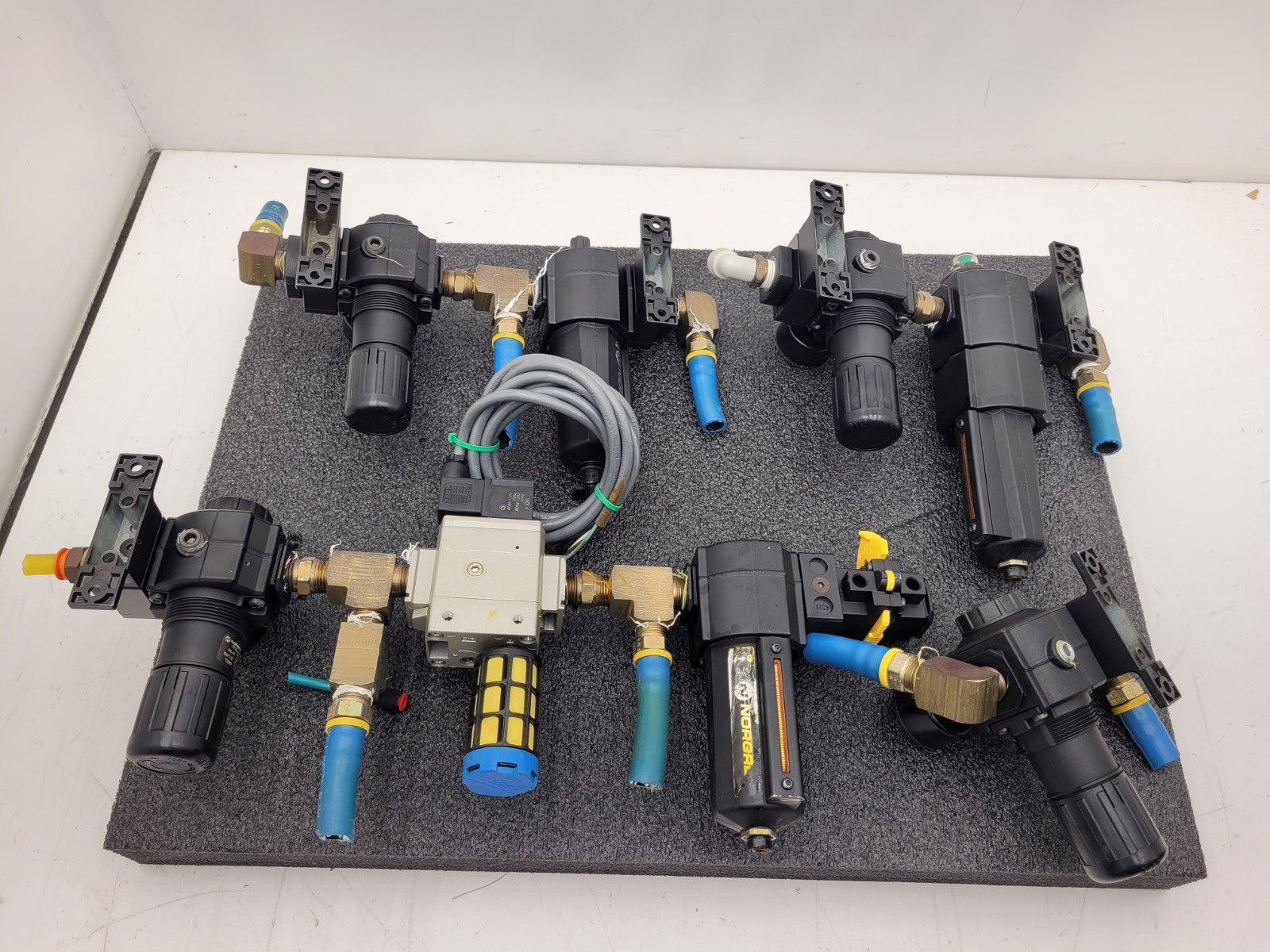 Lot of 4 Norgren R74G-4AK-RMG Filter Regulator Assembly 1x SMC NAV4000 Solenoid