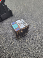 Siemens Relay LZX: PT570024 6/24VDC Coil Siemens Simirel PT78704 DIN Rail Base