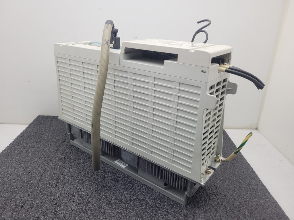 Mitsubishi Electric MDS-C1-V1-45 AC 3-Phase Servo Drive Unit 4.5kw