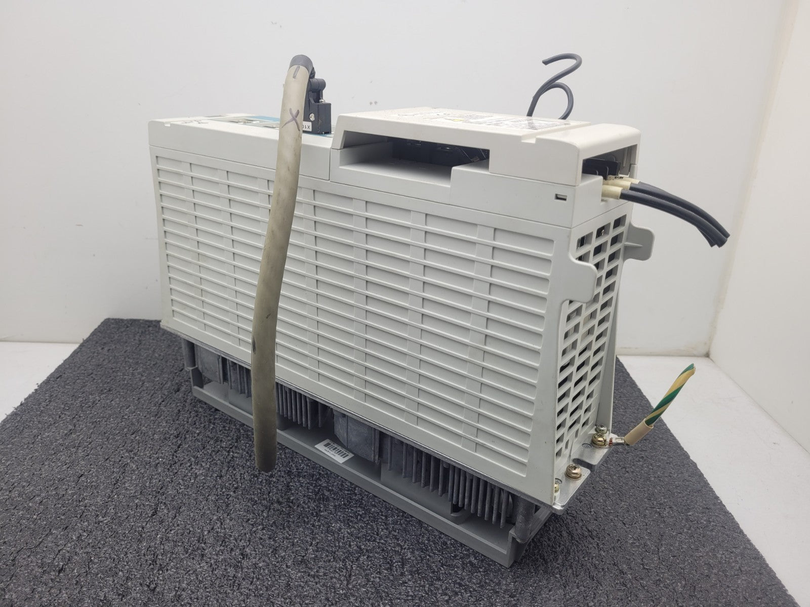 Mitsubishi Electric MDS-C1-V1-45 AC 3-Phase Servo Drive Unit 4.5kw