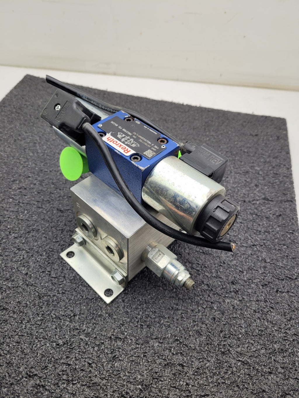 Rexroth Hydraulic Solenoid Directional Spool Valve 4WE 6 H62/EG12N9K4/62