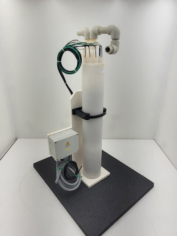 Heateflex LH1-1-12-W-A08 400V 17A 3Ph Ultra Pure Fluid Heater 6.8kW PVDF/PFA
