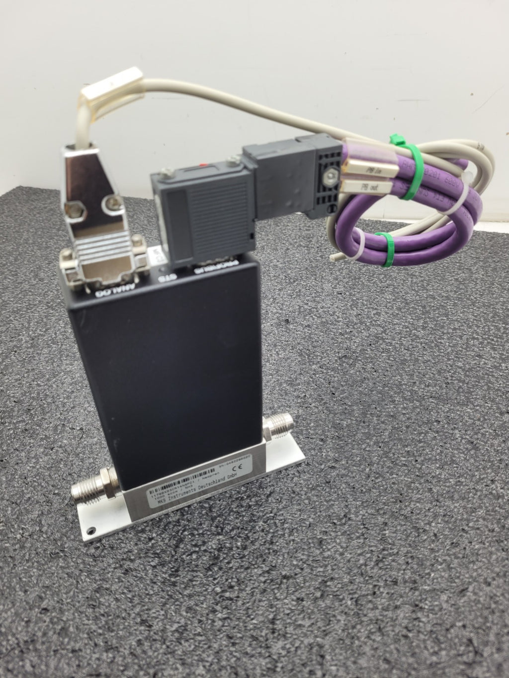 MKS 1179BX23CR14NSPC1 Mass-Flo Mass Flow Controller 1000 SCCM NH3 Working Pull