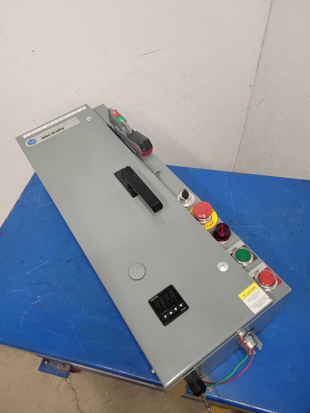 Allen Bradley 512-BJH-1-4R-24 Combination Motor Starter E-Stop 3R 208VAC 3PH 7HP