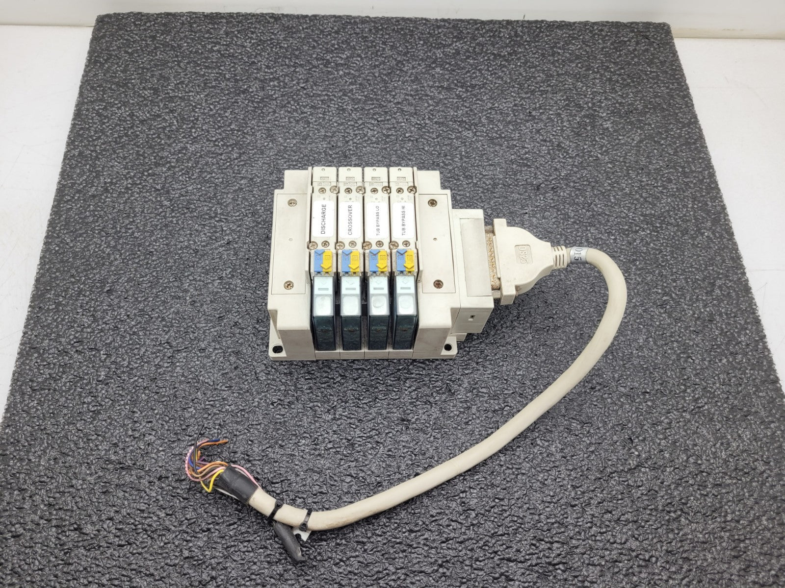 SMC SS5Y5-10F1-04B-N7 Pneumatic Dual Acting 4x Solenoid Valve Block