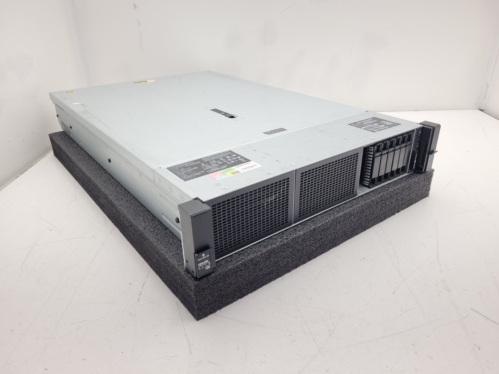HPE ProLiant DL385 G10 2x AMD EPYC 7251 32GB RAM P408i-a SR 2U Server 8 Bay SFF