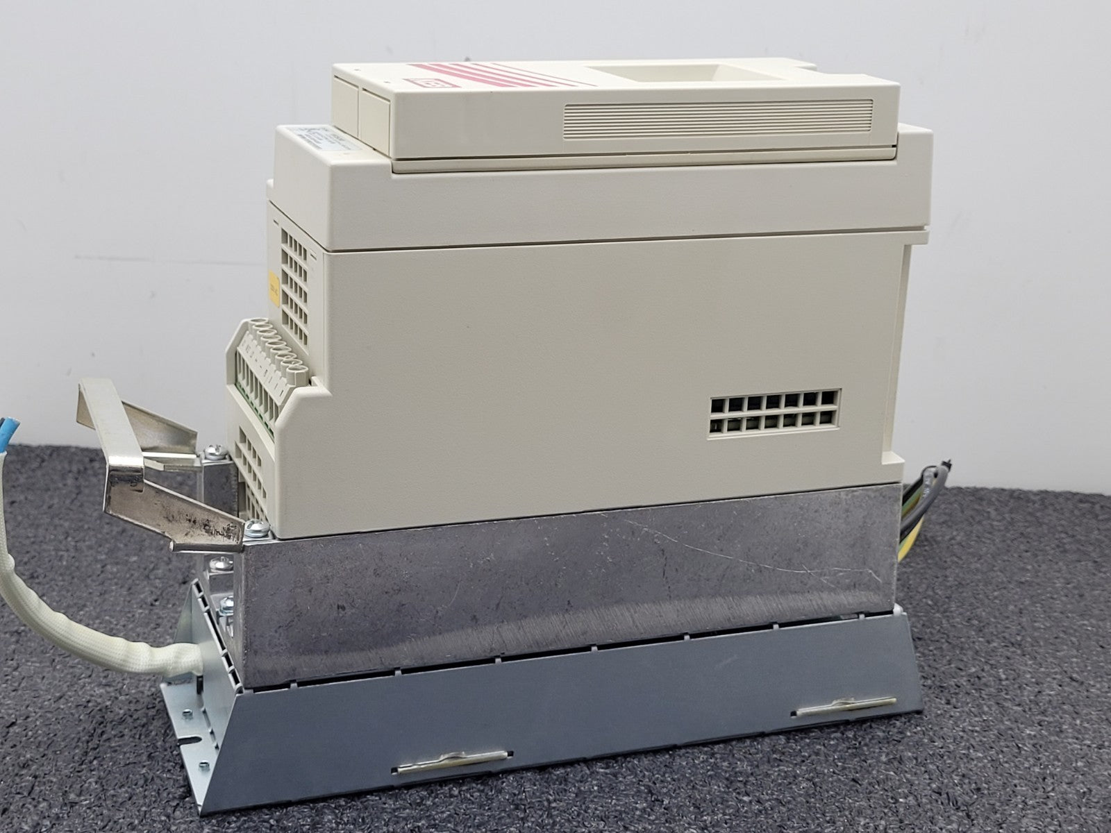 HOMAG / KEB Combivert 10F5C3B-ZA00 Frequency Drive VFD AC Controller 240VAC 4kVA