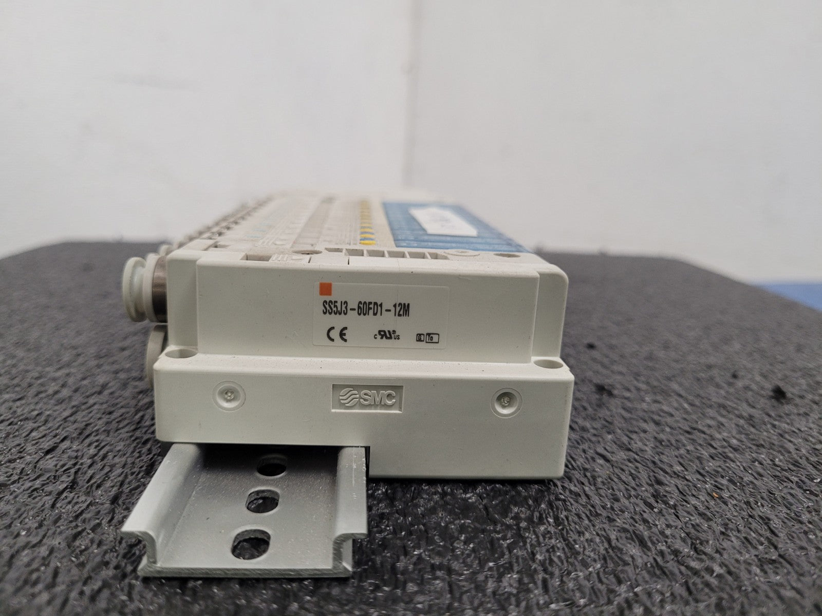 SMC SS5J3-60FD1-12M Valves 11x SJ3A60-5CUD-C4 Solenoid Stack DIN 0.15 ~ 0.7MPa