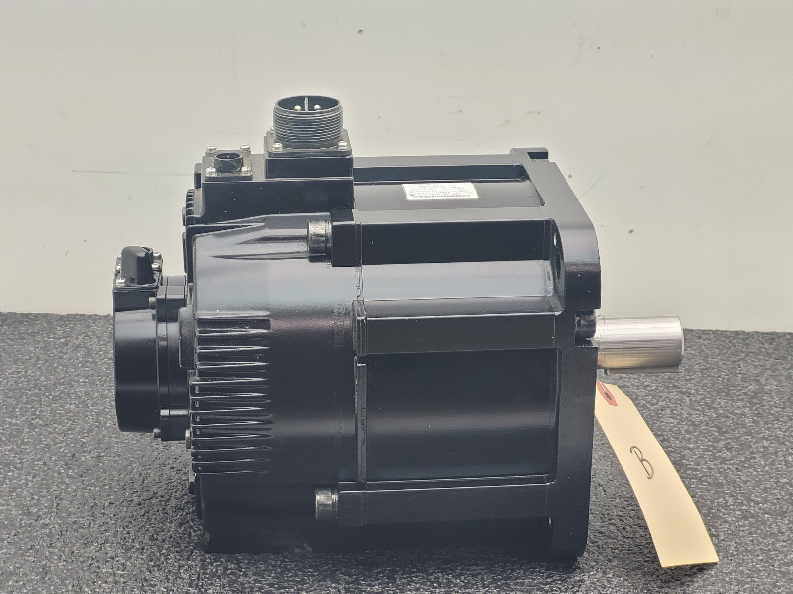 Yaskawa Electric Servo Motor SGMRV-44ANA-YR22 [B]