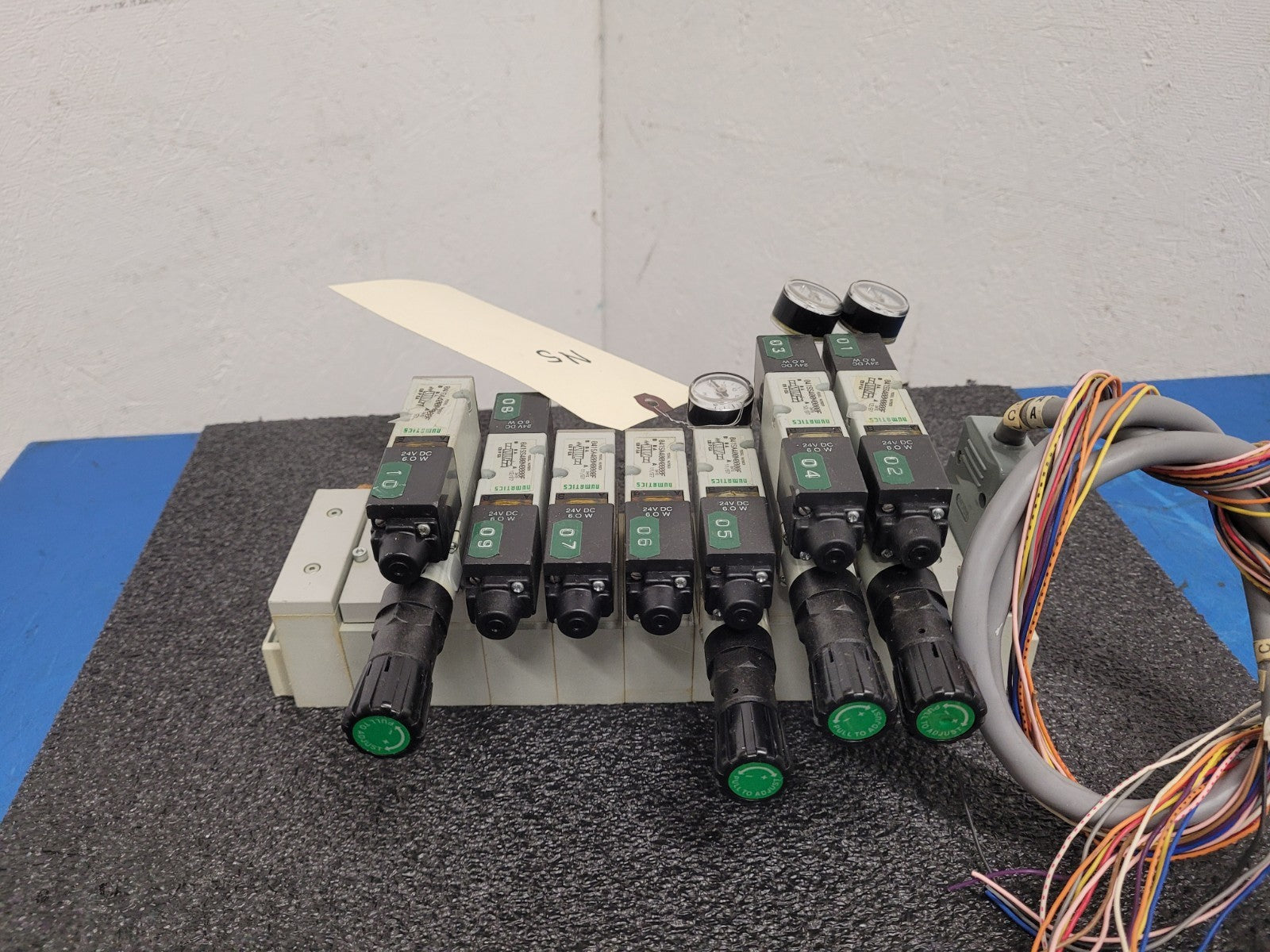 Numatics 7x Valve Solenoid 041SA400M0000F 4x Regulated Pneumatic Manifold N5