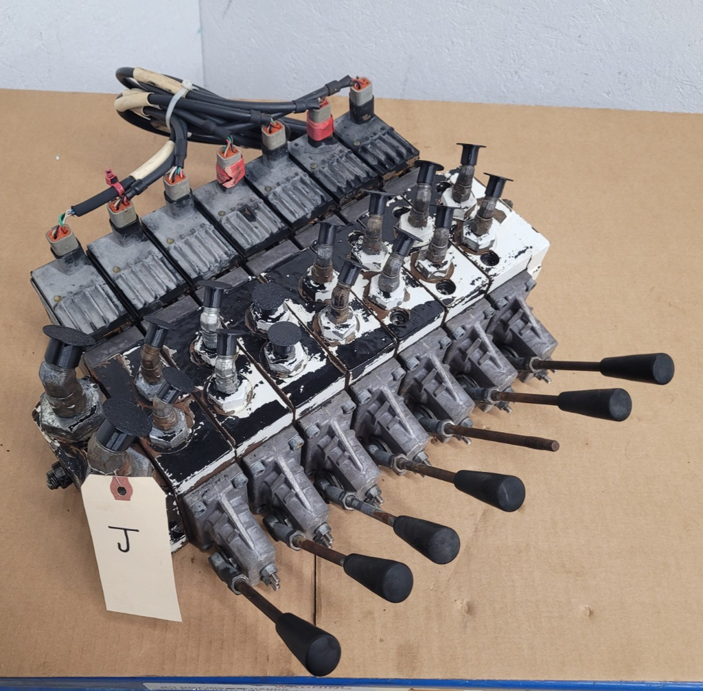 Danfoss PVG32 7x Hydraulic Valve Block Manual + Electronic Control 159S9122 [J]