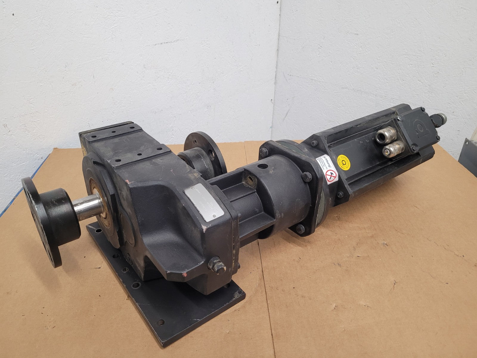 Baumuller Nurnberg DS 56-L Servo Motor Gear Reducer FG220S01 1:9 Reduction 3.8kW