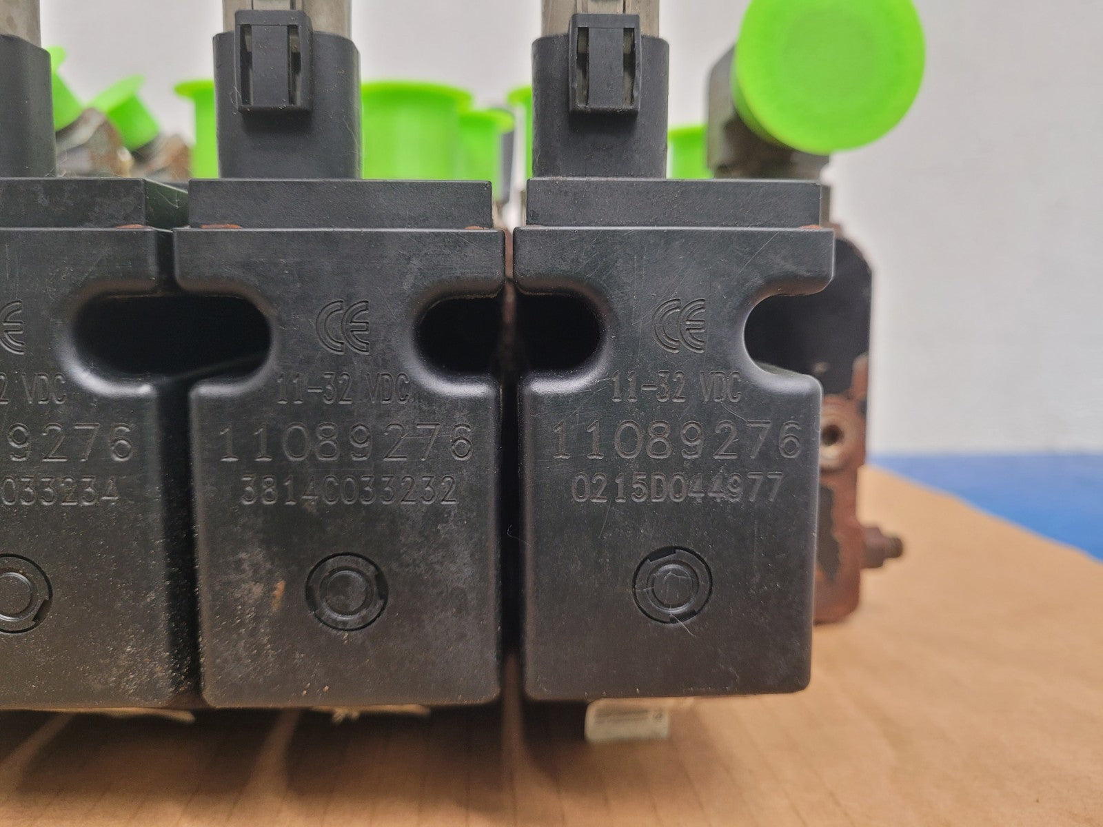 Danfoss  Proportional On/Off Hydraulic 4 Valve Stack Radiometric 11089276 D11