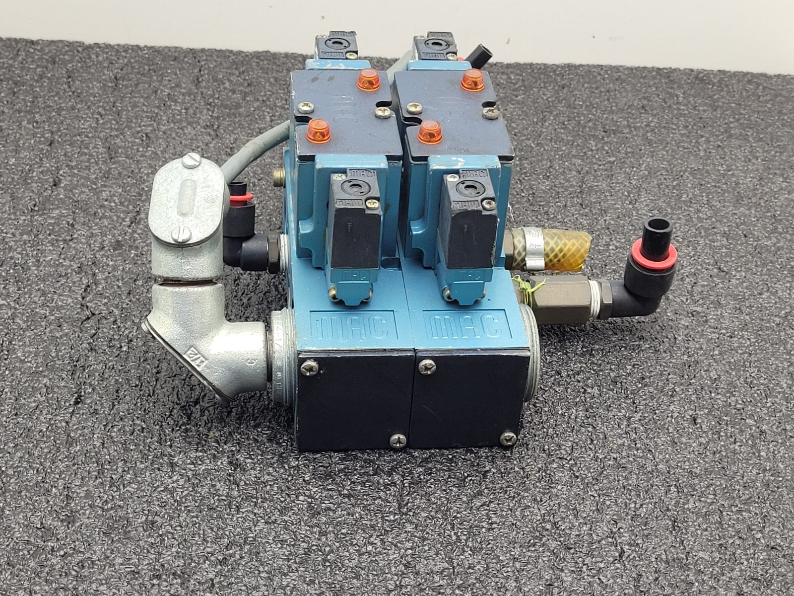 MAC 82A-EC-CKA-TM-DAAP-1DA Pneumatic Solenoid Valve Block TM-DAAJ-1 DA M108
