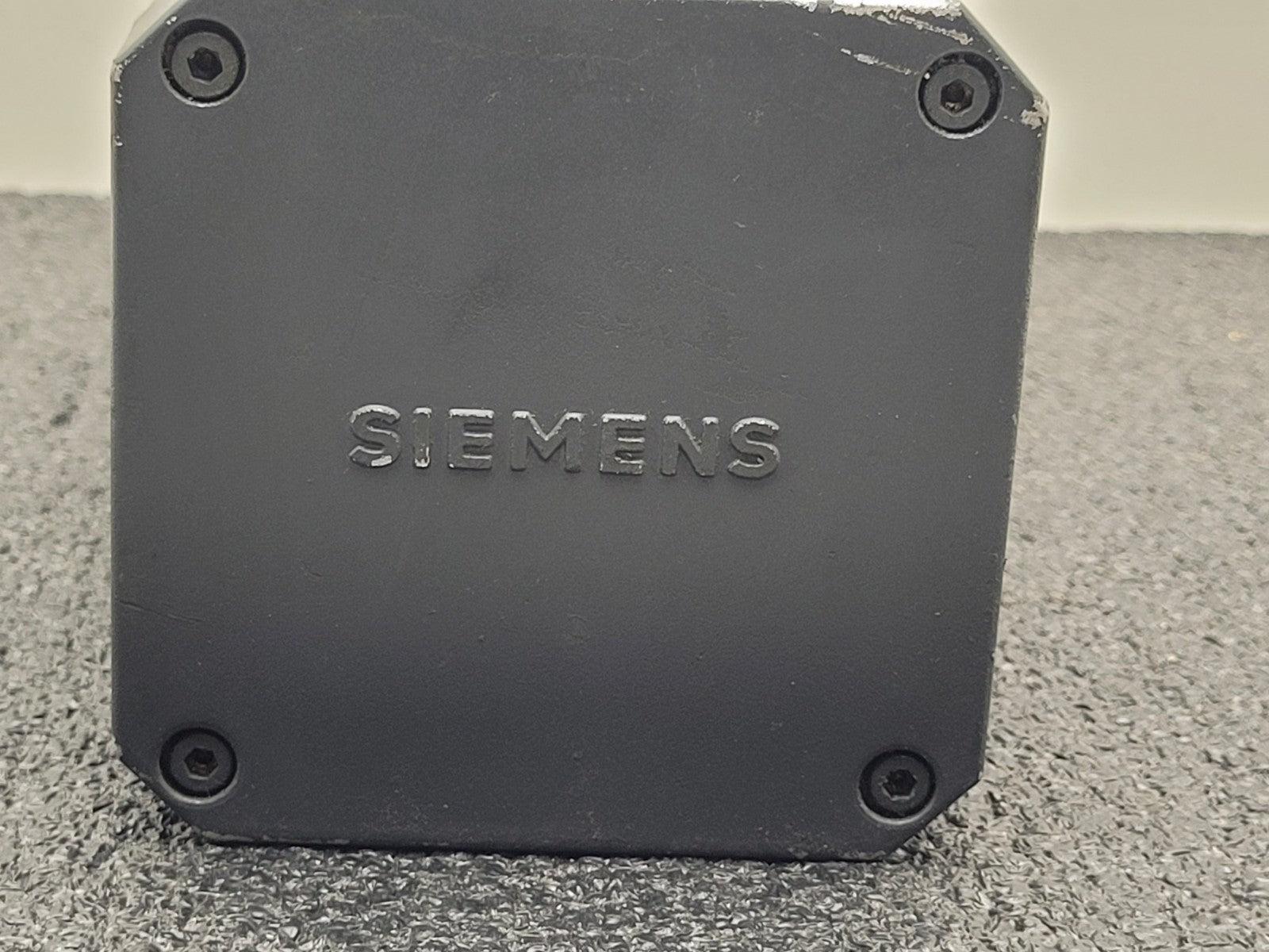 SIEMENS 1FT6062-6AH72-4AB0  Brushless Servo Motor 6Nm 4500RPM Encoder I-2048