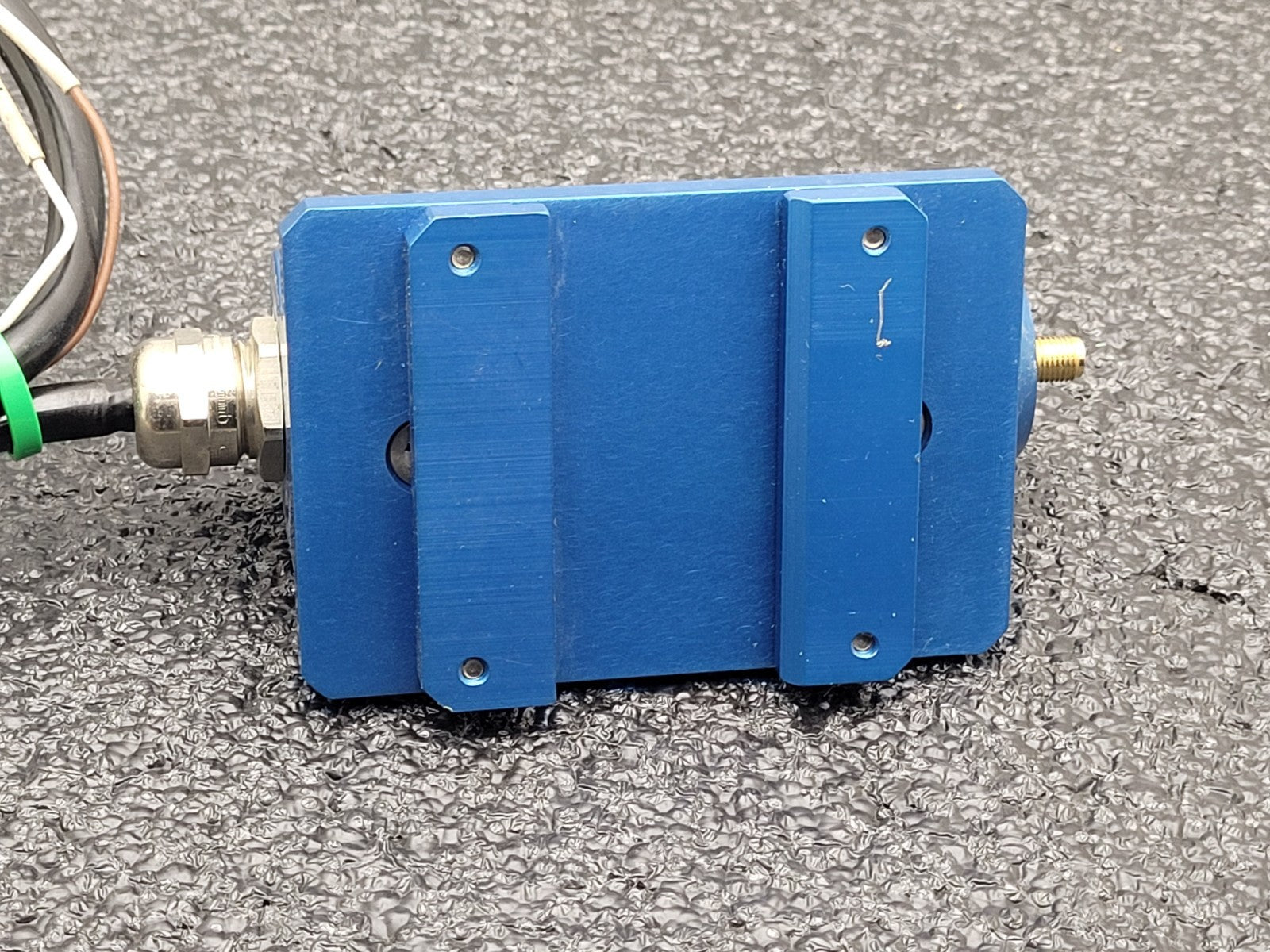 Ruggedized Industrial Zigbee Module Encapsulate w/ DIN Rail Mount 00-92601 SMA