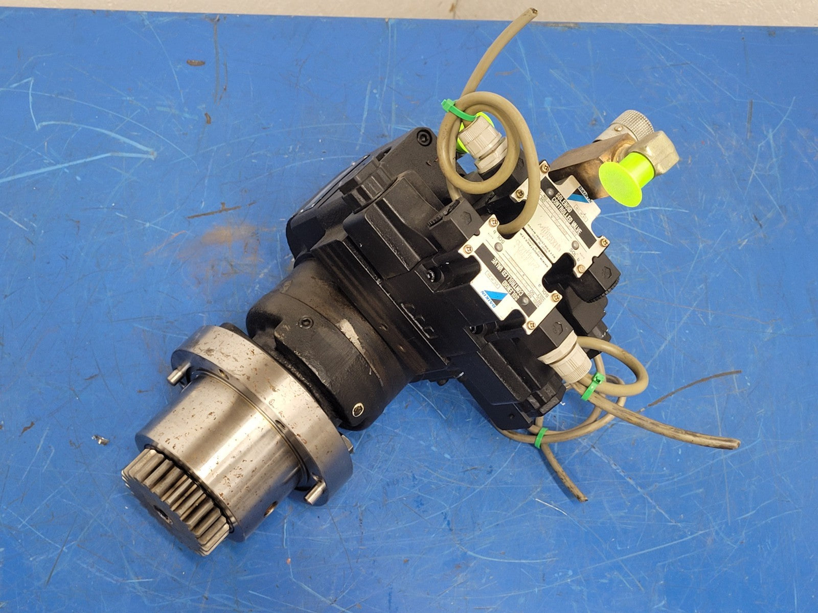 Daikin J74A-2V0-3-30-L-089 2x Solenoid Hydraulic Motor Parker IGR Power Element