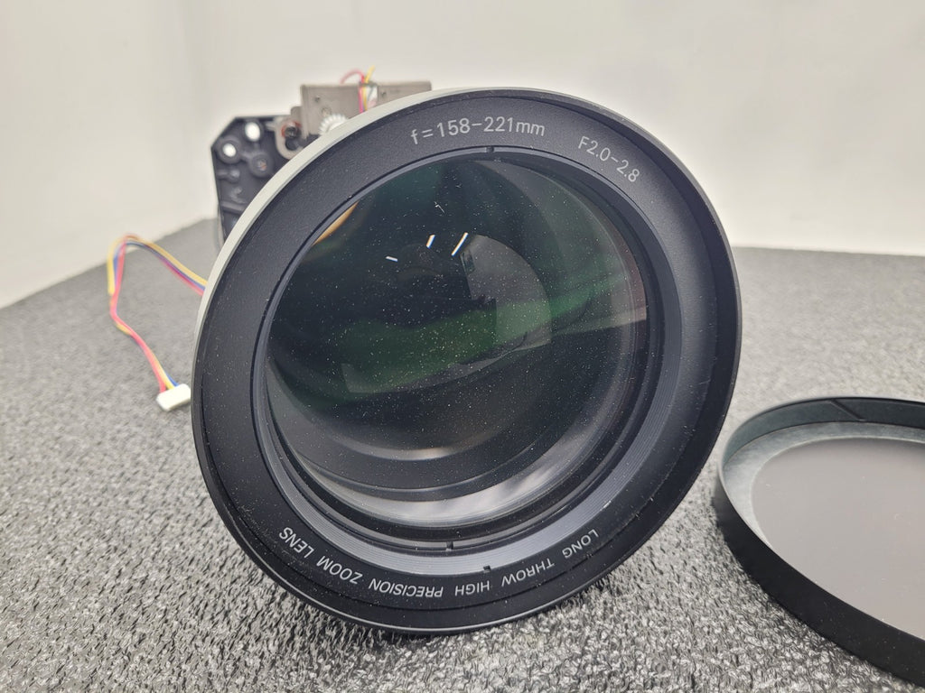 Sanyo LNS-T02 Long Throw High Precision Zoom Projector Lens F2,0-2,8/f=158-221mm
