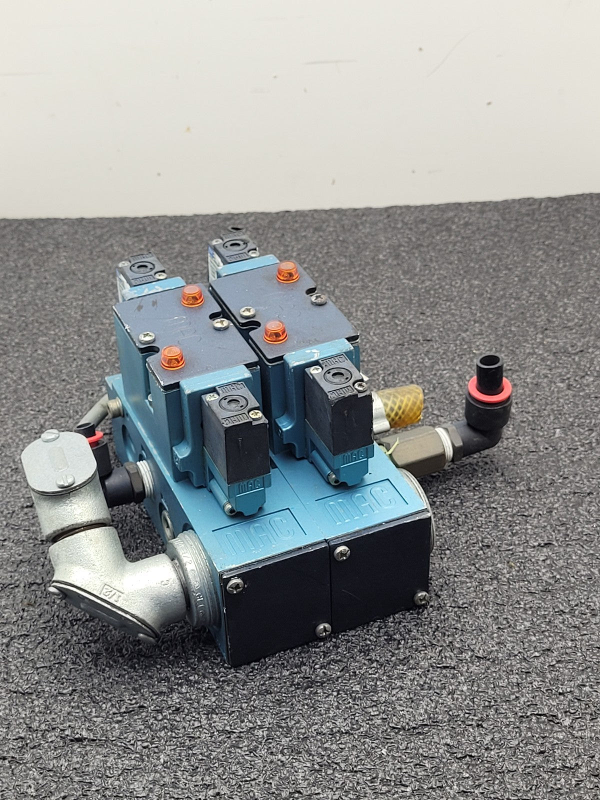 MAC 82A-EC-CKA-TM-DAAP-1DA Pneumatic Solenoid Valve Block TM-DAAJ-1 DA M108