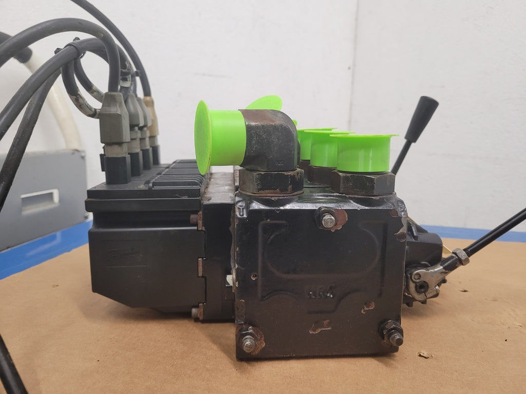 Danfoss PVG32 4x Proportional Hydraulic Servo Manual Valve 3x 11089276 Unit D3