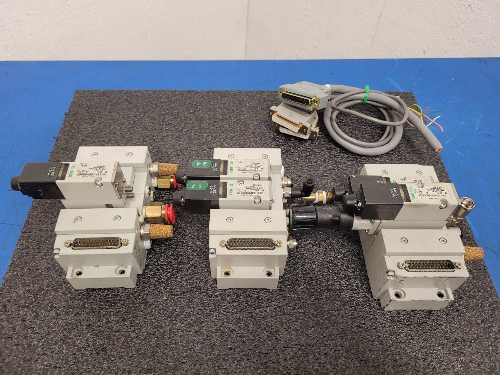 Numatics 5 Valve Solenoid 041SA400M0000F Pneumatic Manifold Set 3 Blocks DB25 B