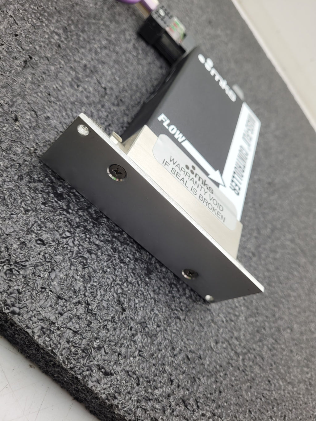 MKS 1179BX13CR14NSPC1 Mass-Flo Mass Flow Controller 1000 SCCM H2 Working Pull