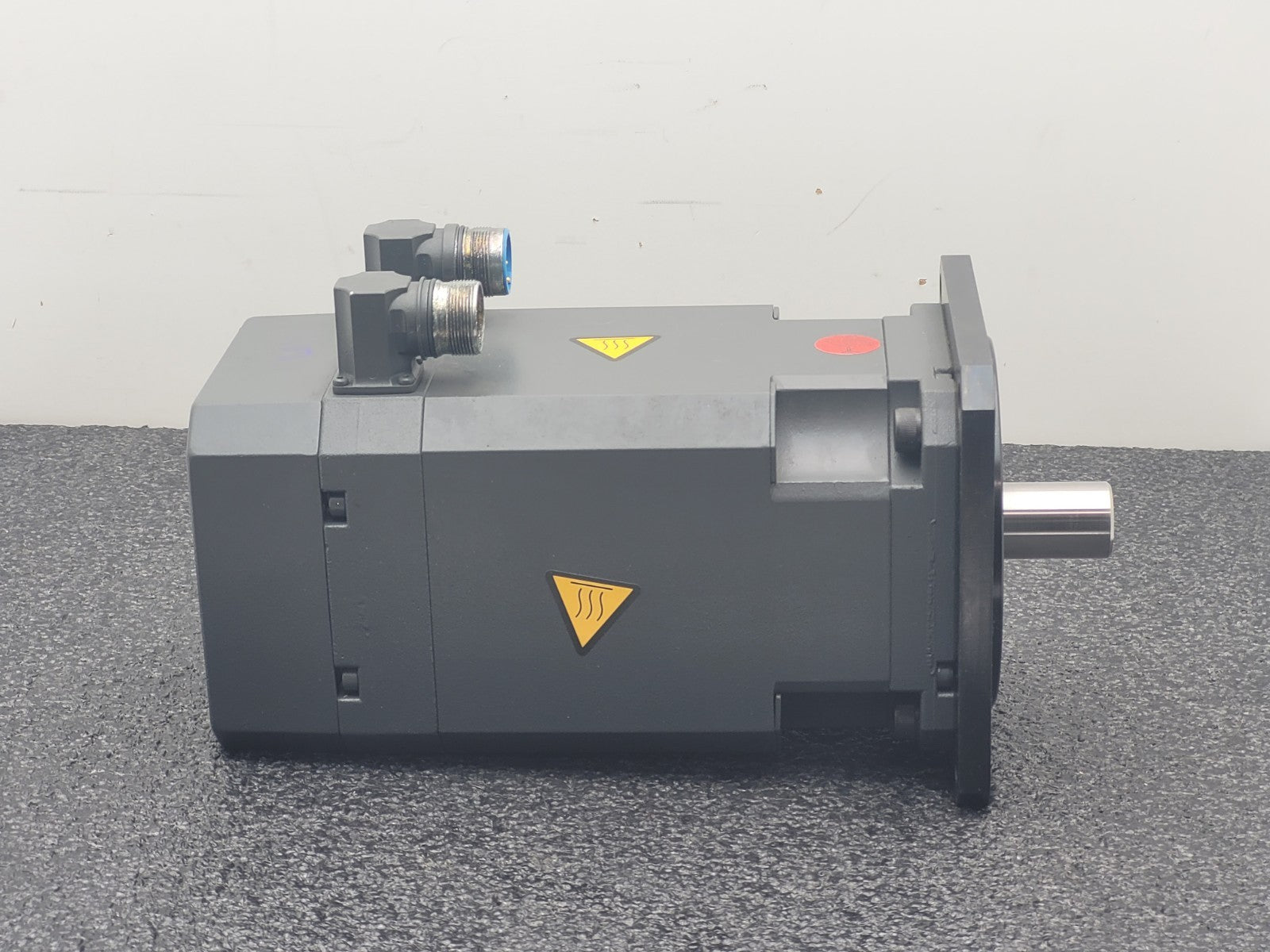 Siemens 1FT6061-6AF71-4EG1 SIMOTICS S Servo Motor 1FT6 3000RPM Working Pull