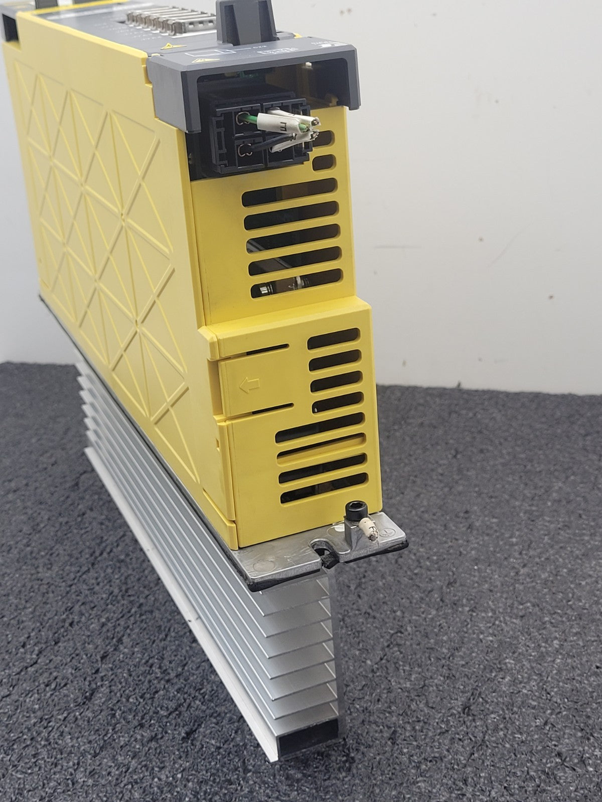 FANUC  aiSP 2.2 Servo Drive  A06B-6111-H002#H550 Servo Drive Module 2.7kW