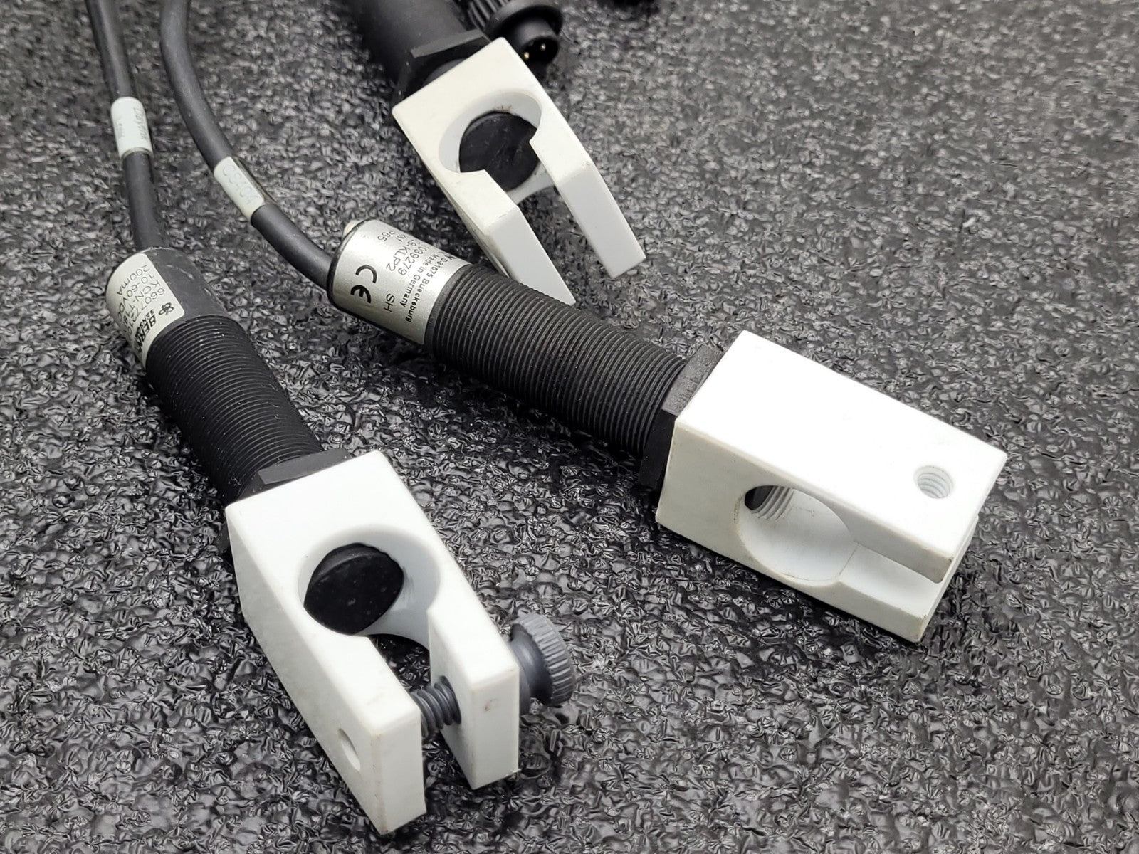 Lot of 7  BERNSTEIN KCN-T18PS/008-KLP2 PROXIMITY SENSOR 10-60VDC 200ma