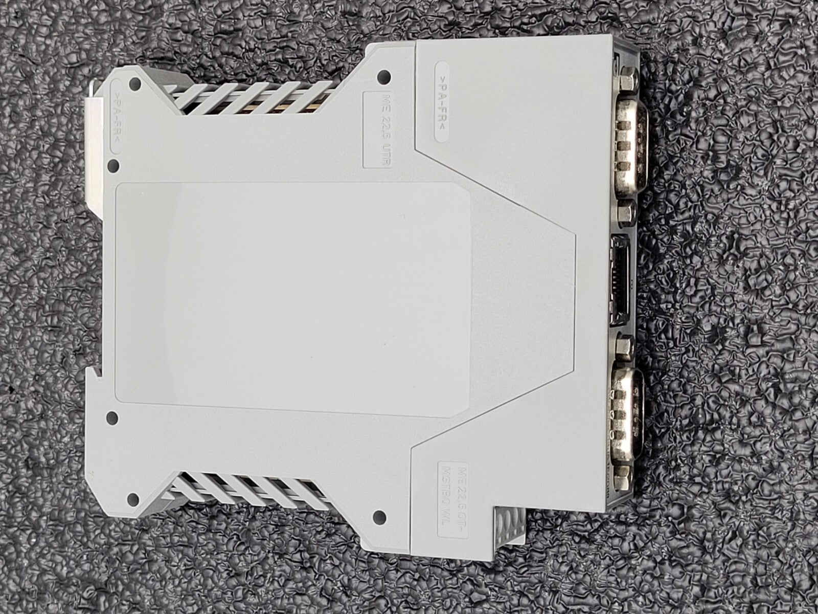 Phoenix Contact GW PN/MODBUS 1E/2DB9 Interface Converter 1105708