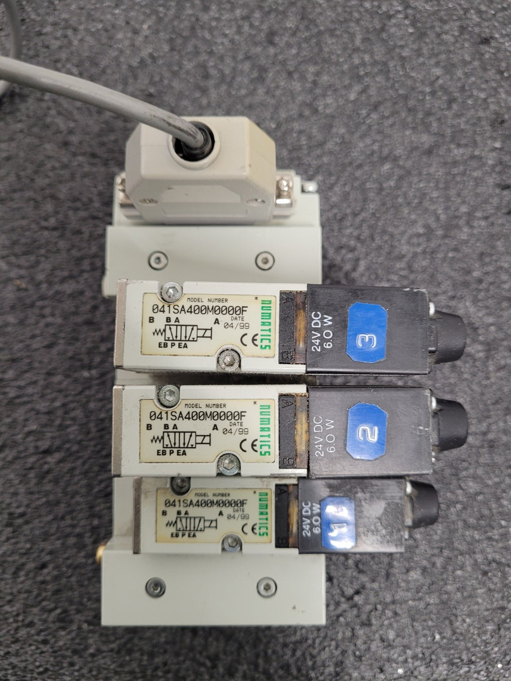 Numatics 5 Valve Solenoid 041SA400M0000F Pneumatic Manifold Set 3 Blocks DB25