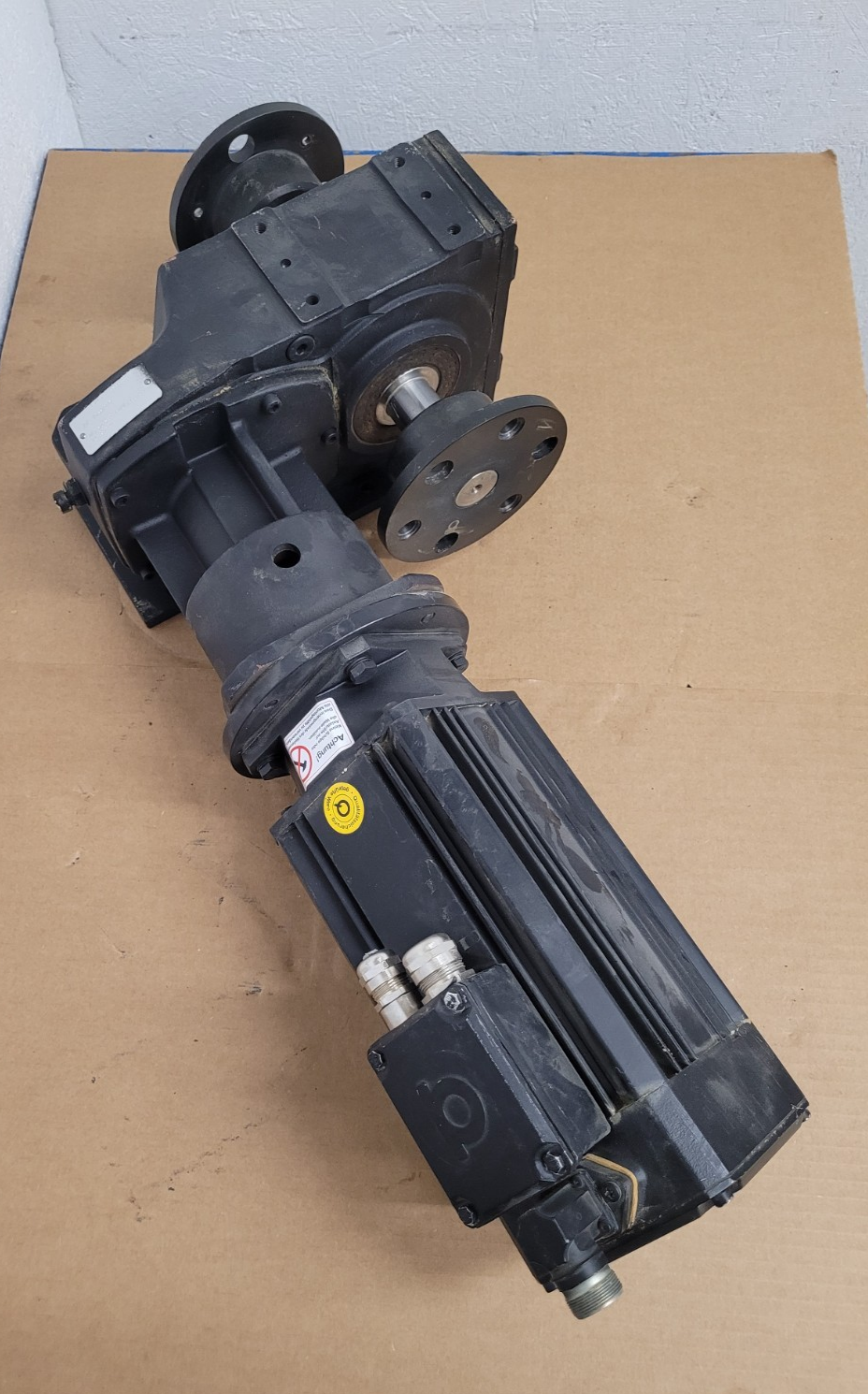 Baumuller Nurnberg DS 56-L Servo Motor Gear Reducer FG220S01 1:9 Reduction 3.8kW