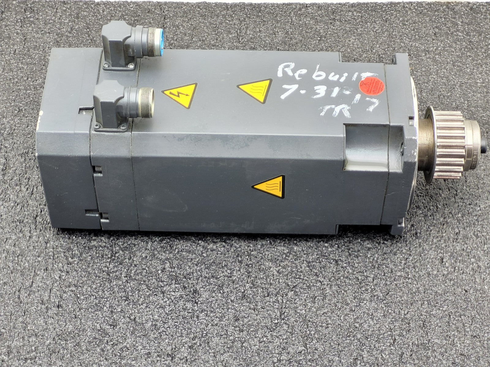 SIEMENS 1FT6062-6AH72-4AB0  Brushless Servo Motor 6Nm 4500RPM Encoder I-2048
