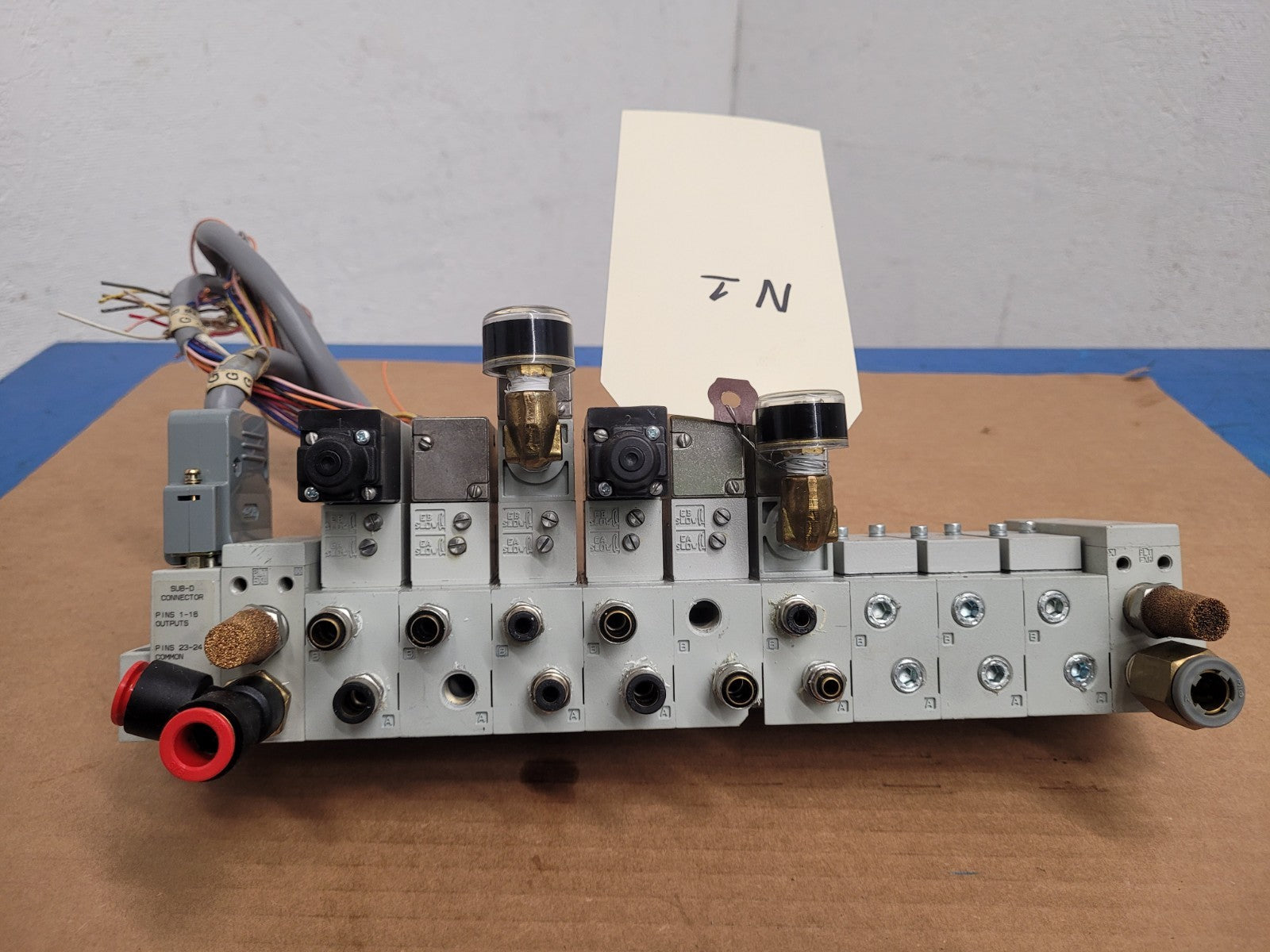 Numatics Air Valve Manifold 6x Solenoid 041SA400M0000F 2x regulated 24VDC N1