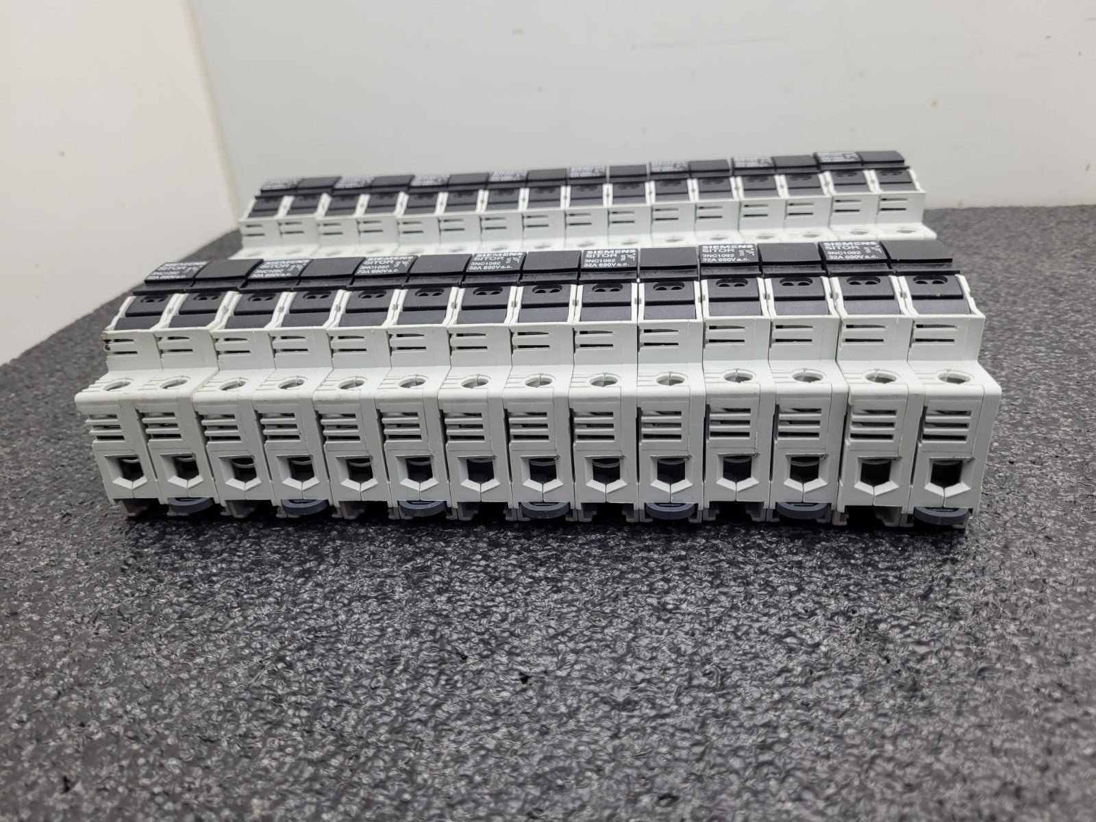Lot of 15x SIEMENS SITOR Double Fuse Hoder DIN 3NC1092 AC-22B 50-60Hz 32A 400V