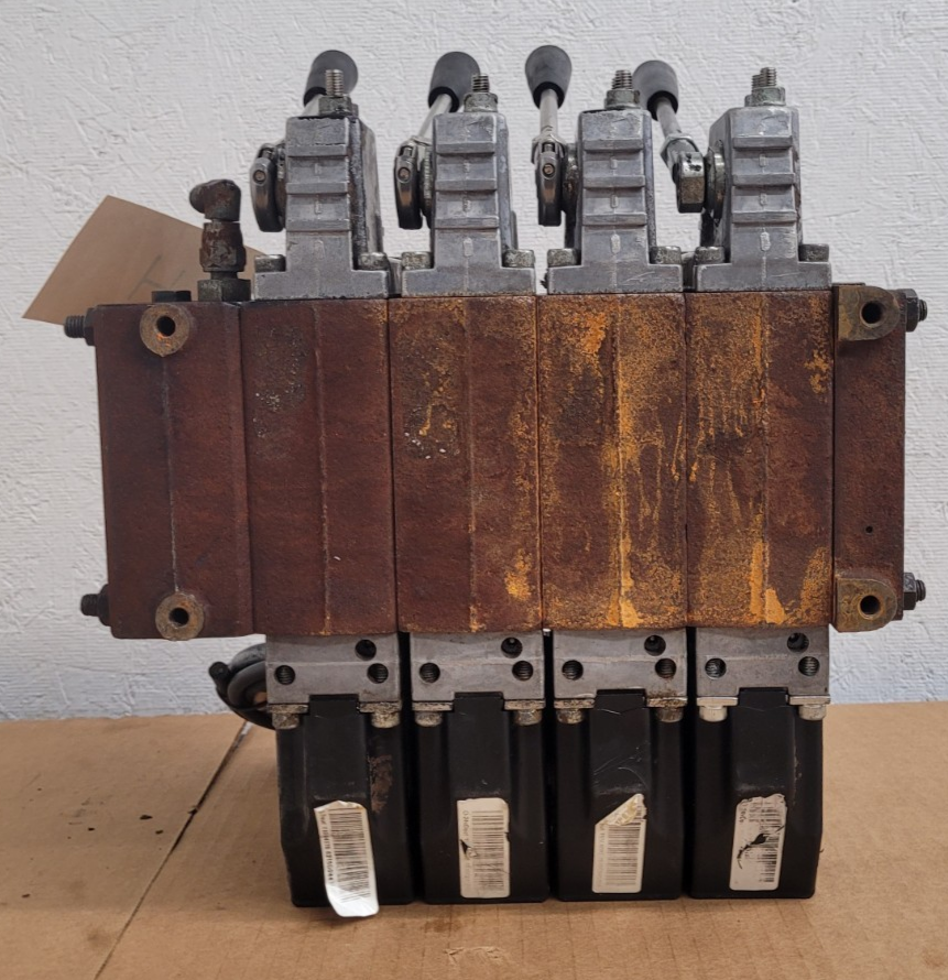 Danfoss PVG32  159-0904 4x Hydraulic Valve Stack w/ Electric Control [ I ]