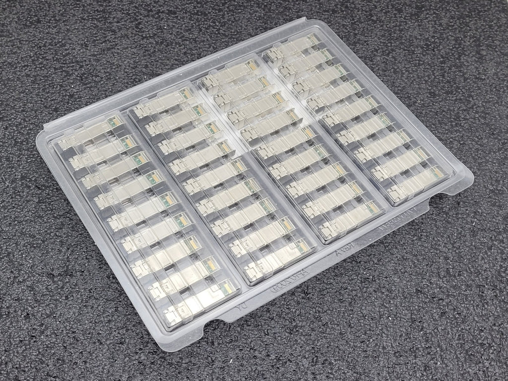 Lot of 38 Finisar FTLF8528P2BCV  850nm 8.5Gb SFP Transceiver Module