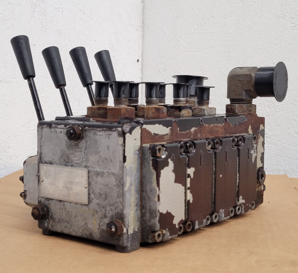 Danfoss PVG 32  4x Manual Hydraulic Valve  Block 159F6511 PVG32 [G]