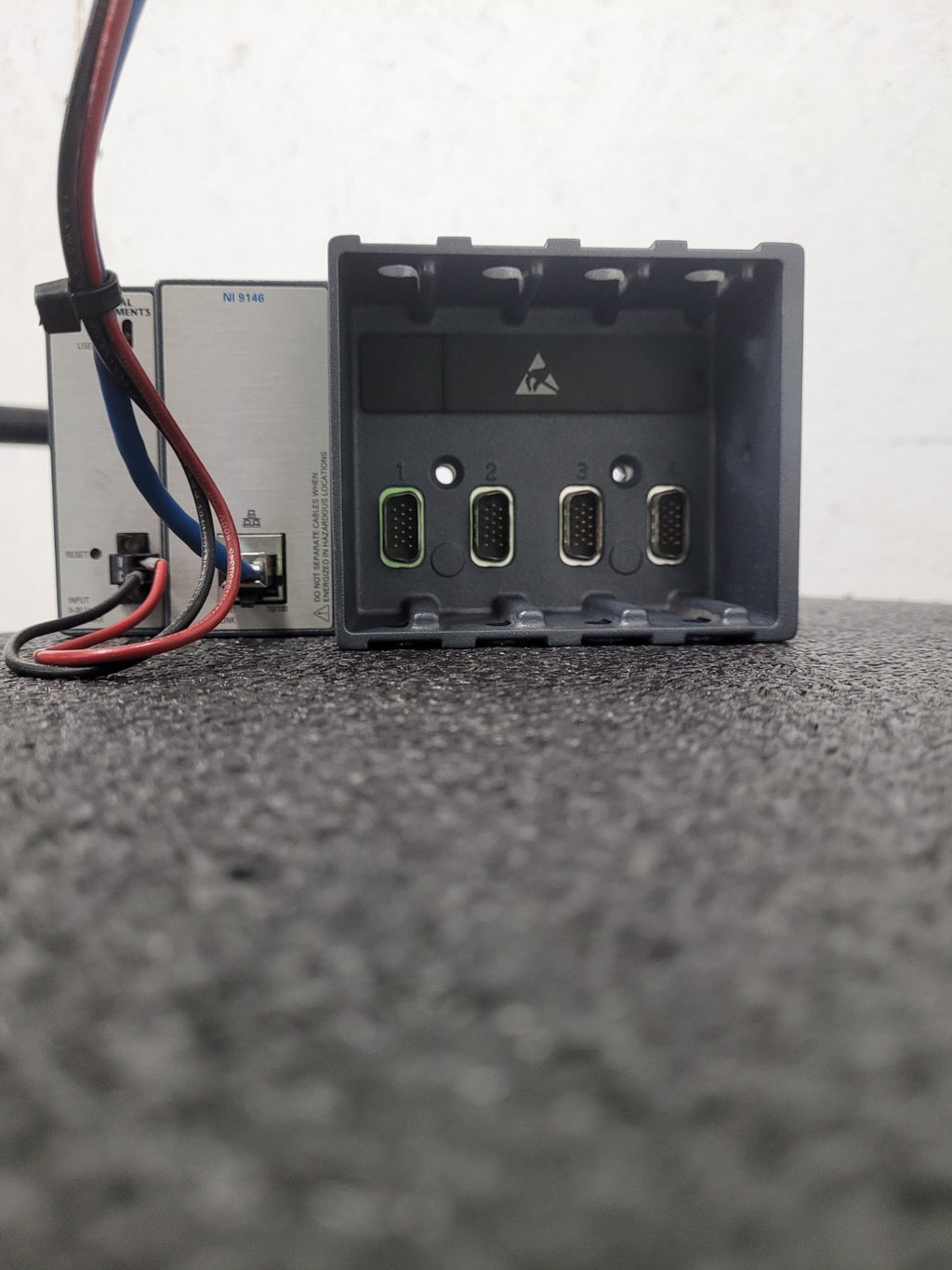 NI 9146 Controller 151880H-03L 4-Slot Spartan-6 LX45 FPGA Ethernet CompactRIO