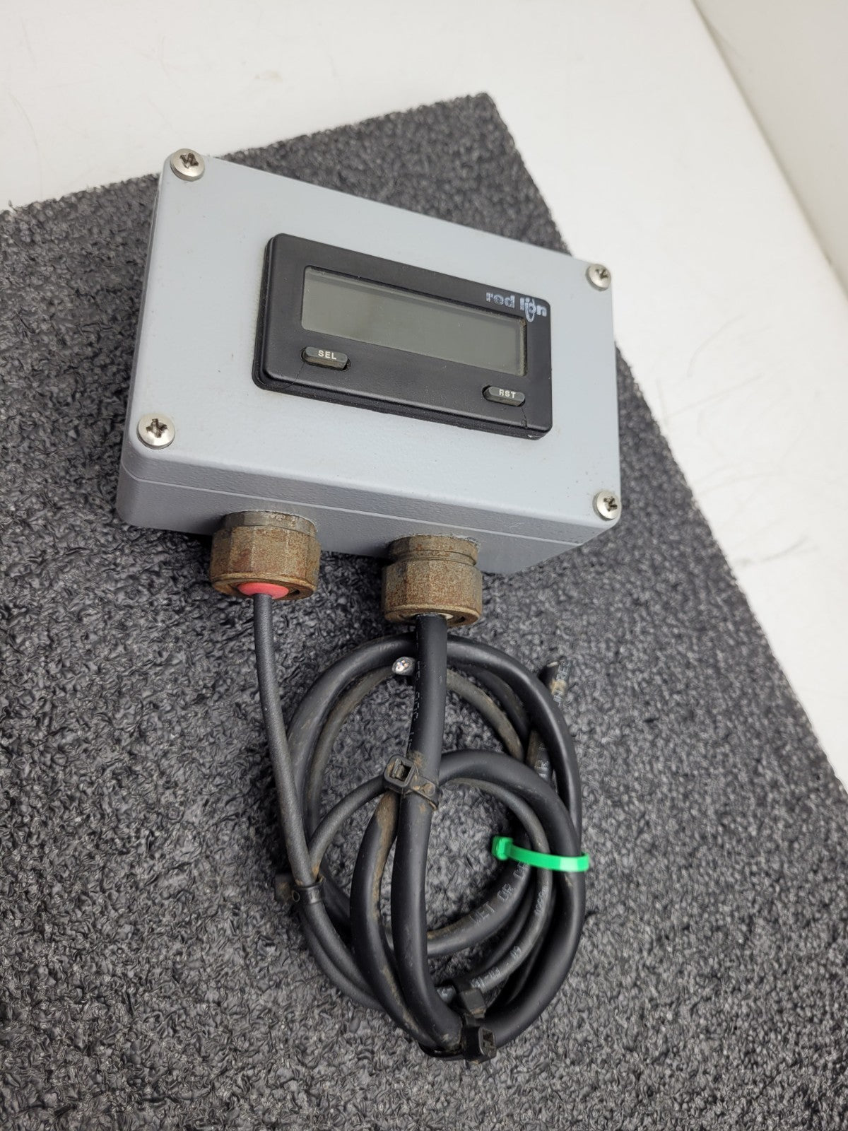 Red Lion CUB 5 Timer Counter 9-28VDC Cast Aluminum Waterproof Electrical Box