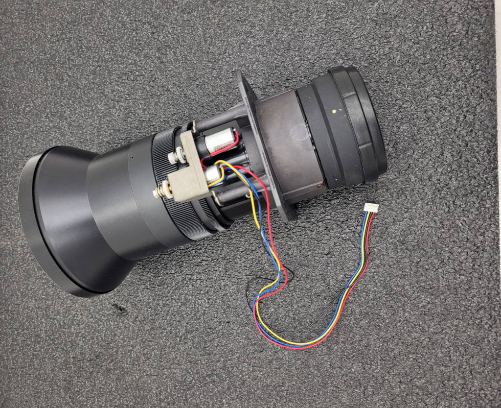 Sanyo LNS-T02 Long Throw High Precision Zoom Projector Lens F2,0-2,8/f=158-221mm