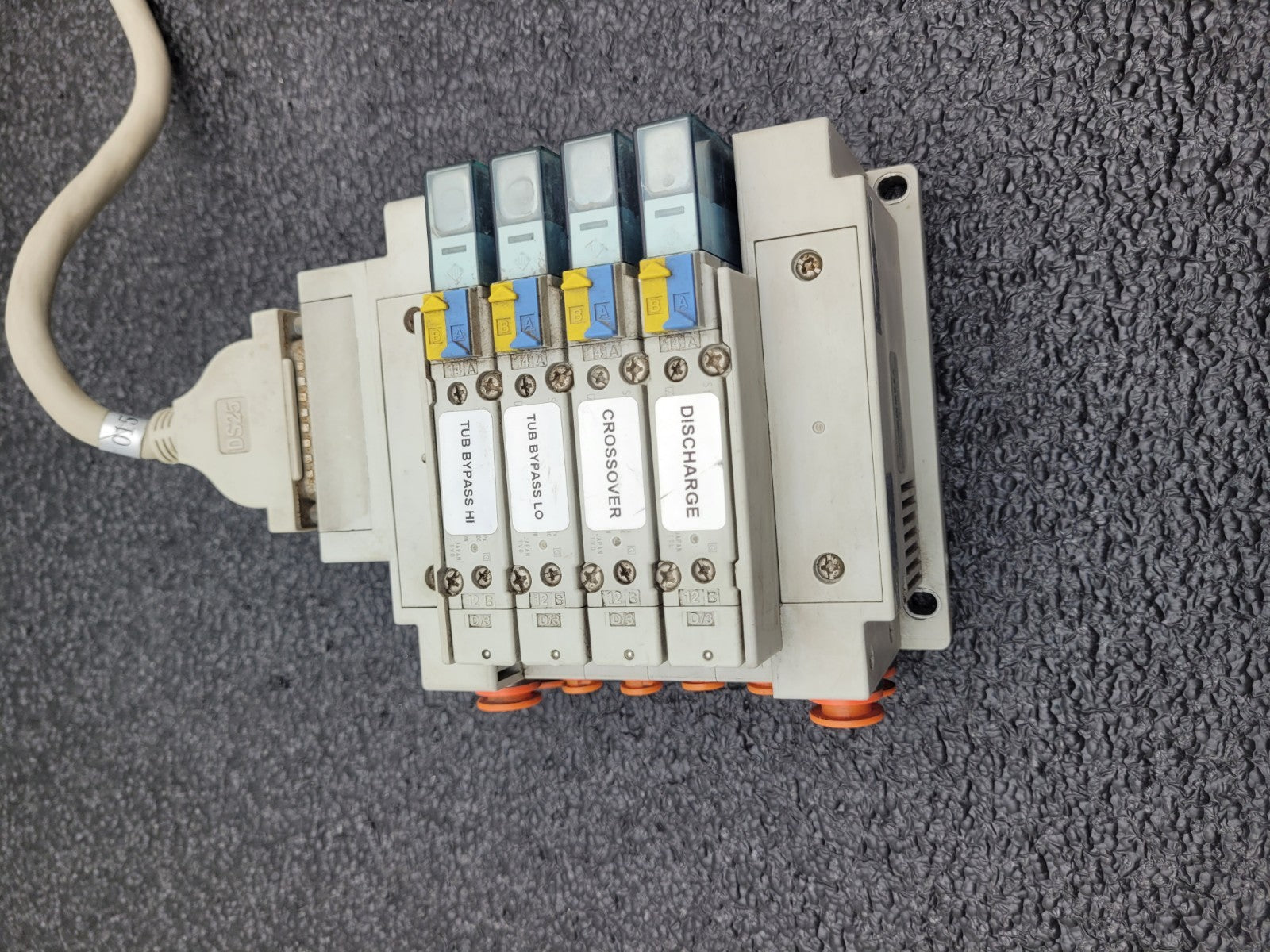 SMC SS5Y5-10F1-04B-N7 Pneumatic Dual Acting 4x Solenoid Valve Block