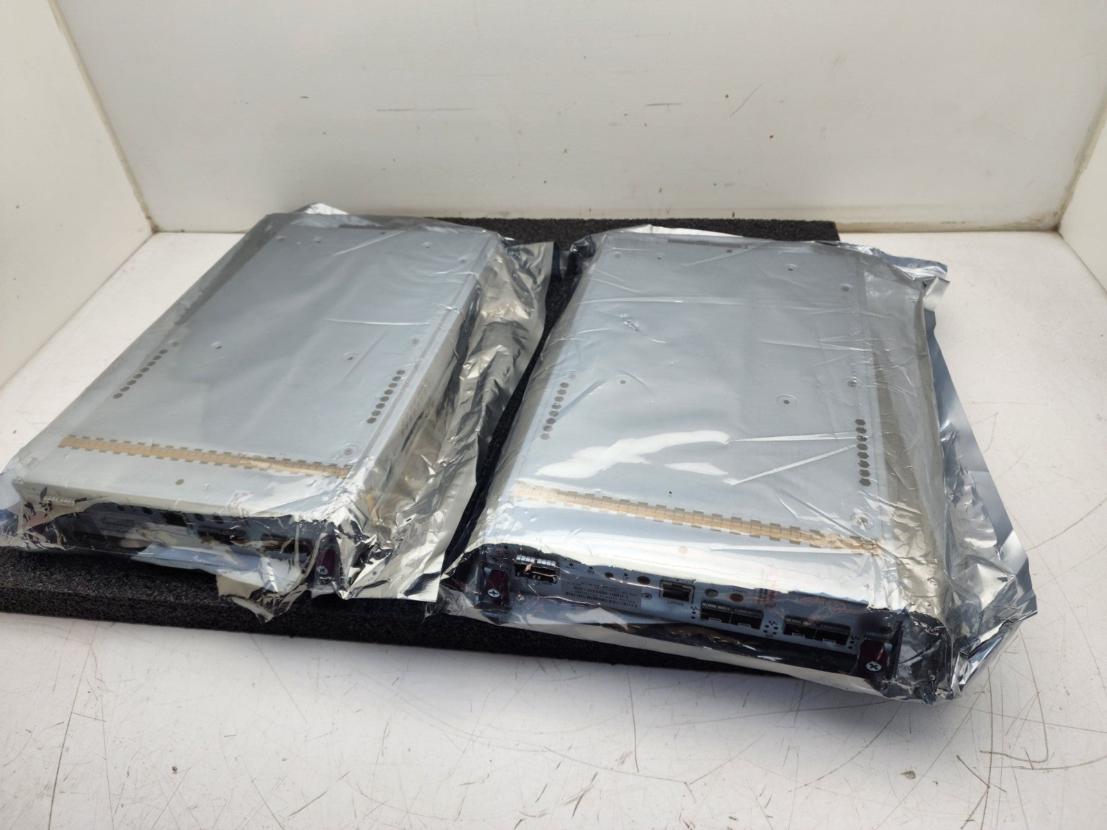 2x HP Quantum QXS iSCSI and FC Disk Controller 81-00000078-00-10 Sealed Bags