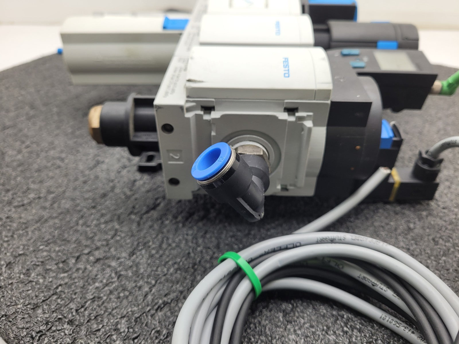 Festo MS6-LFR Filter Regulator On/OFF Solenoid Pneumatic Air Manifold 531030