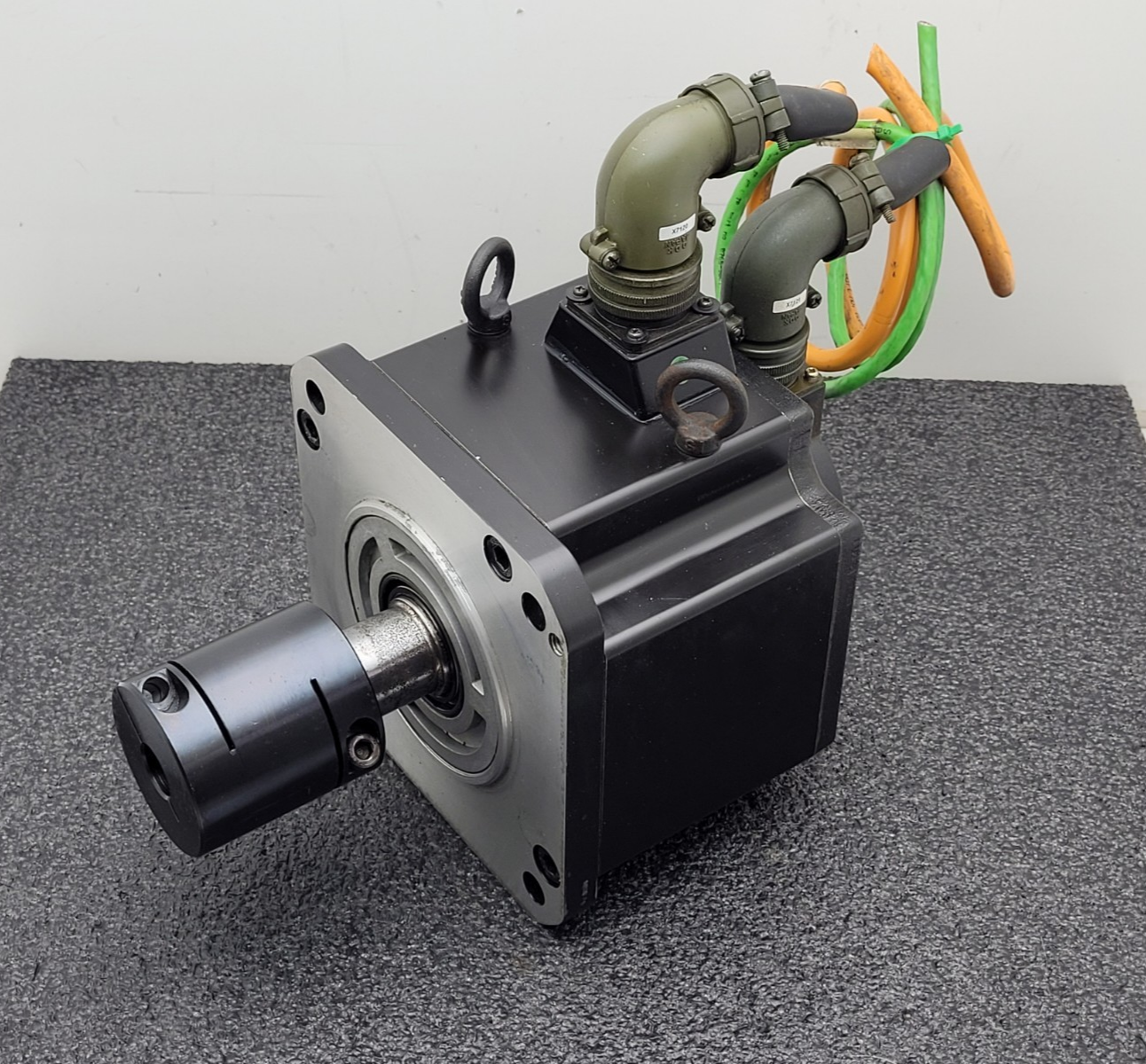 MITSUBISHI HC-H2035 AC Servo Motor 280V 4.8A 3000RPM Working Pull from CNC