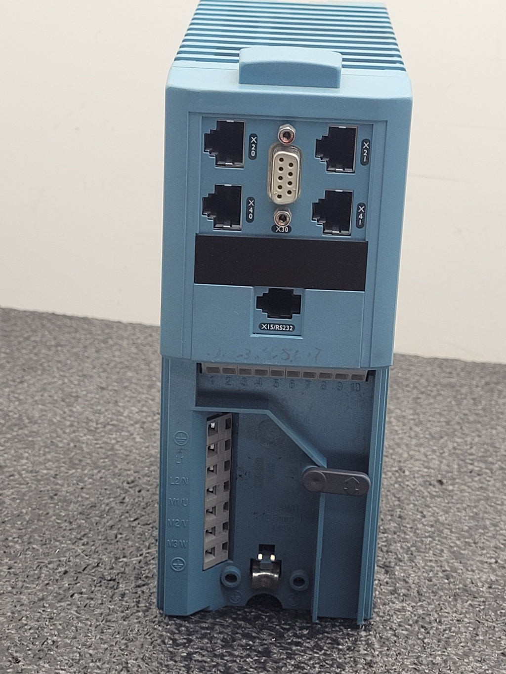 Parker Eurotherm SSD Servo Drive 631-006-230-F-00 240VAC Out 3PH [A]
