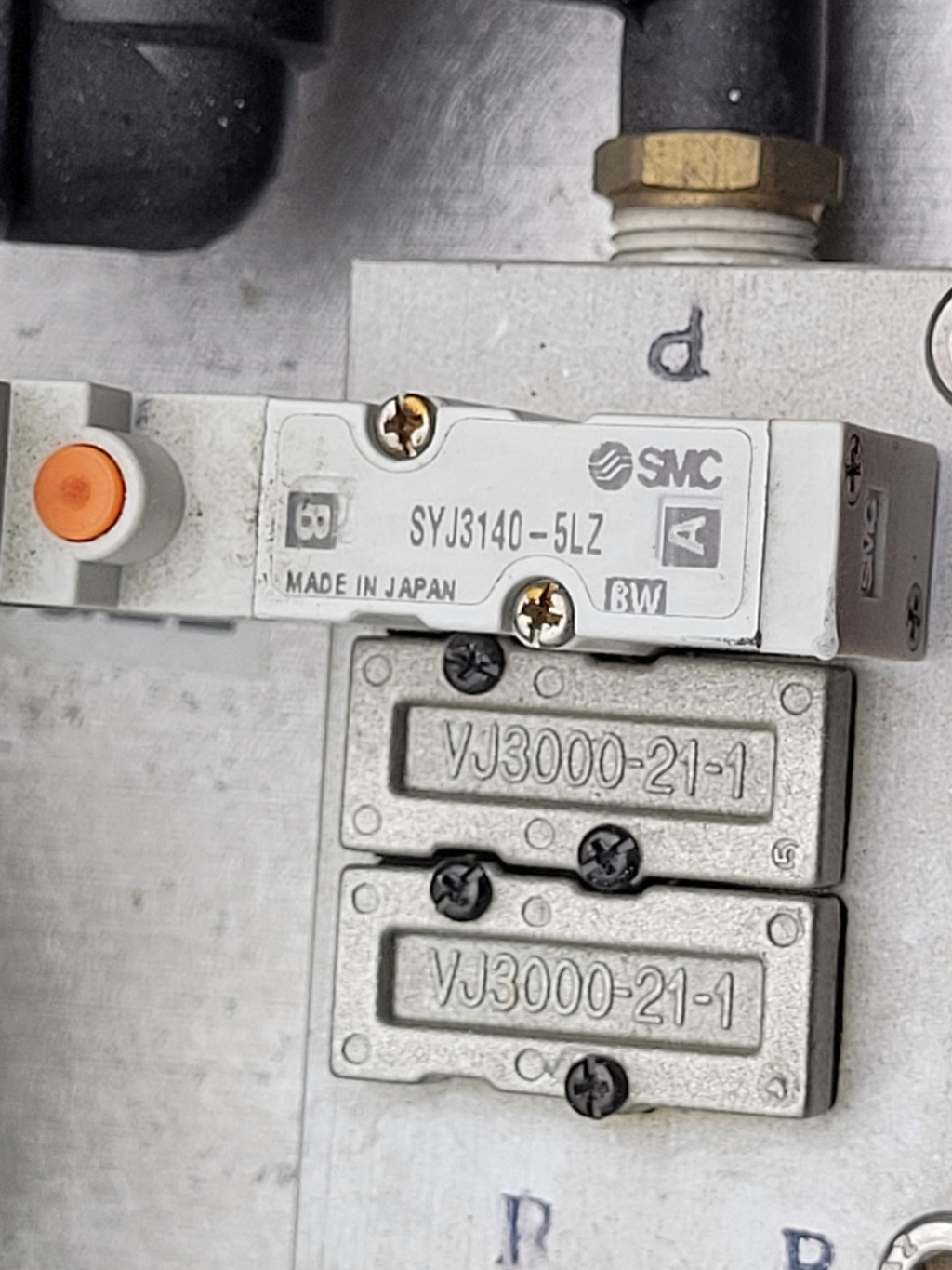 SMC SYJ3140-5LZ  SYJ314R-5LZ-M5 Pneumatic Solenoid Valve Lot Regulator Air Board