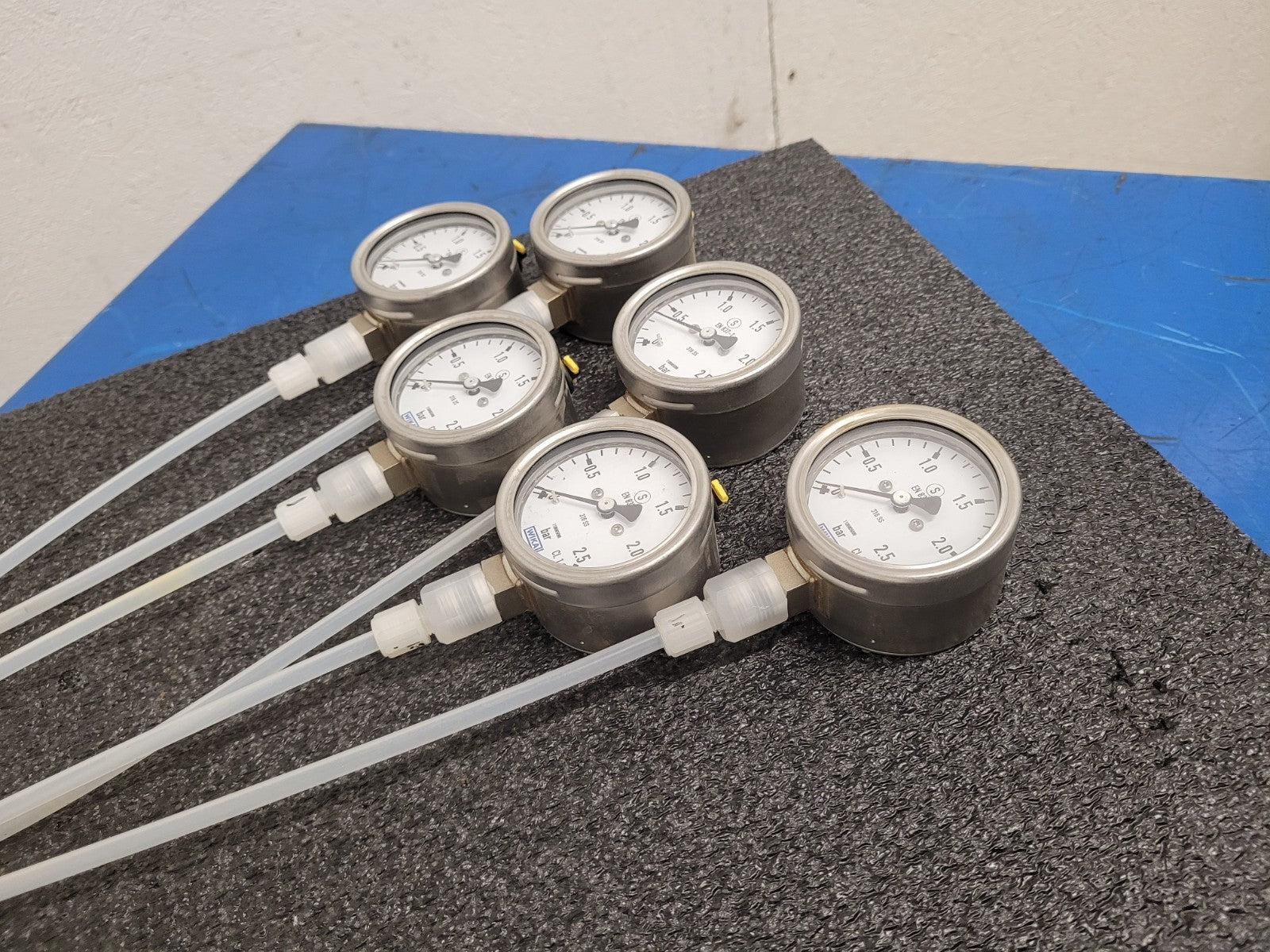 Lot of 6x Stubbe Wika 837-1 MDM 902 G 1/4" DN20 PP PTFE Pressure Guage 0-2.5 BAR