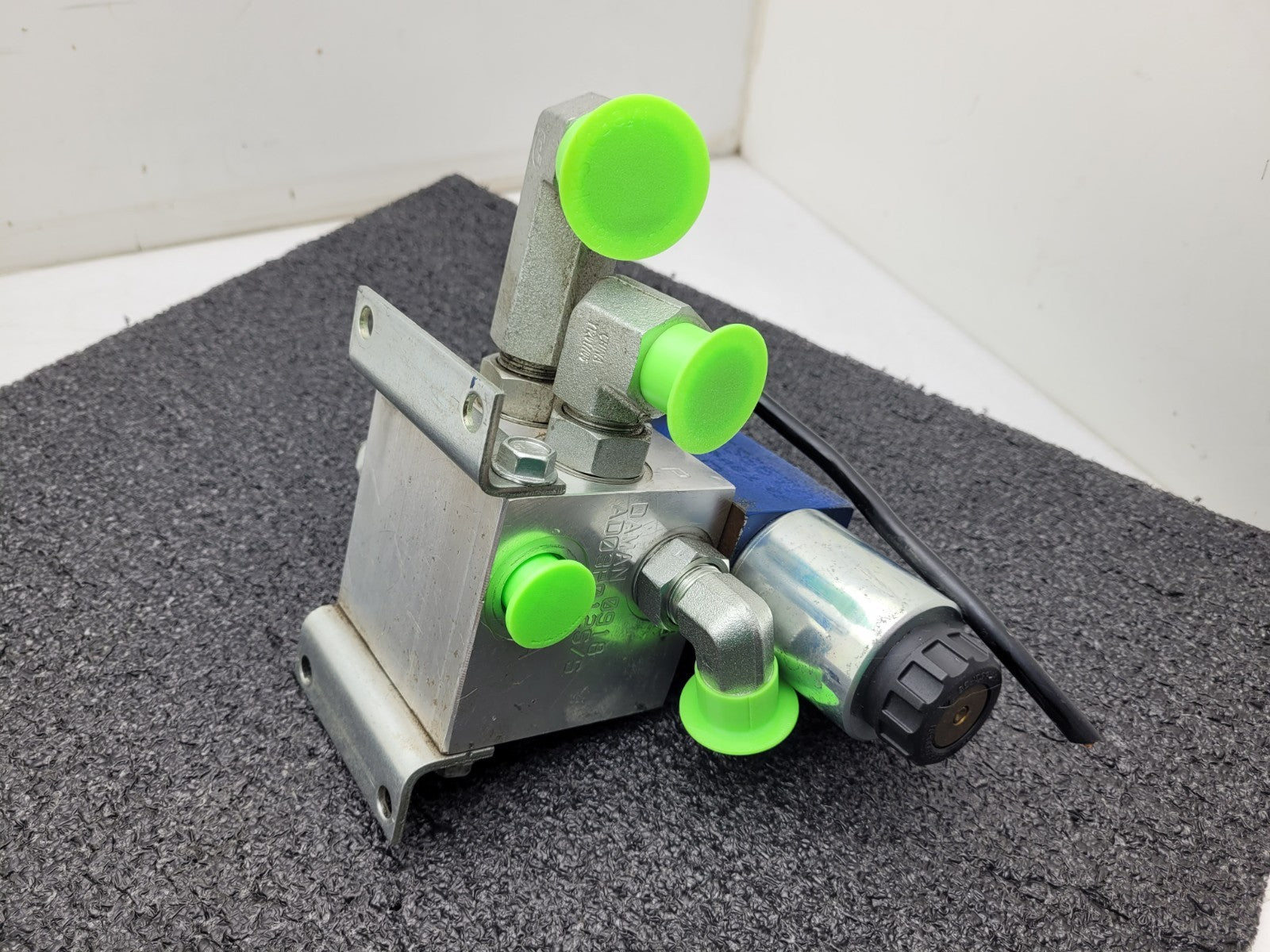 Rexroth Hydraulic Solenoid Directional Spool Valve 4WE 6 H62/EG12N9K4/62