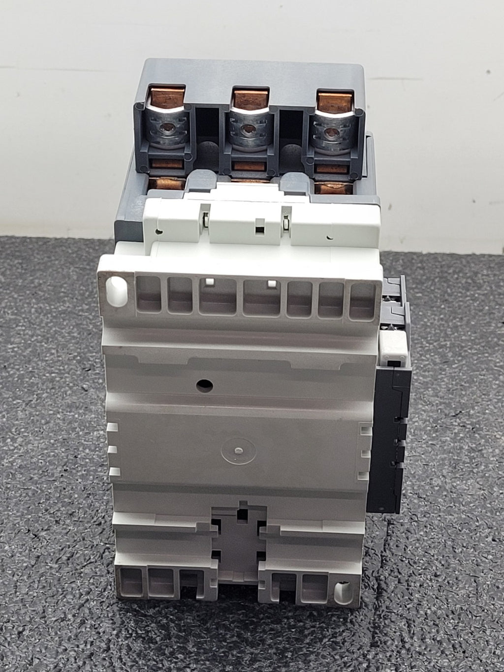 ABB A110-30 Contactor 110V-50Hz 115-120V-60Hz Coil w/ Auxillary CAL18-11